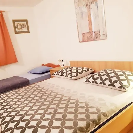 Mila * Makarska